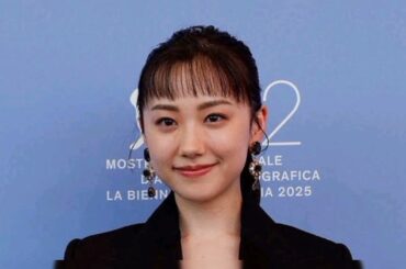 芦田愛菜　ベネチア国際映画祭に参加中の姿が話題　シック＆ワンショルドレス姿に「めっちゃ綺麗」などの声