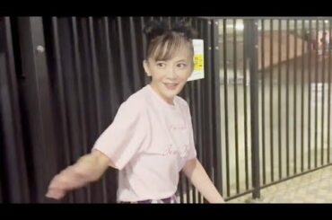 ”51歳”華原朋美、ライブ後の若々しい姿公開！美脚には筋肉も＝30kgダイエットでも話題