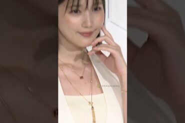 本田翼、万博で高級ジュエリーまといクールにポーズ　#shorts