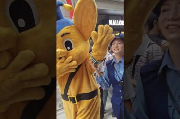 超低速走行の警視庁サイドカー🚨、ピーポくん、一日警察署長俳優宮本茉由さん、日本橋高島屋