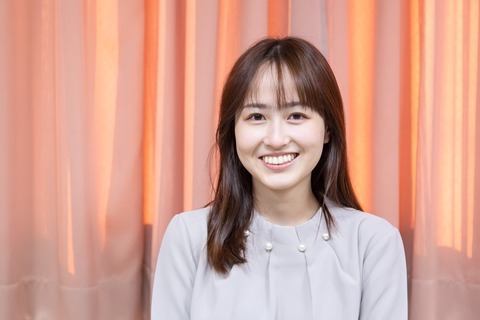 【画像】今人気の美少女囲碁棋士さんに雰囲気が似てると言われるセクシー女優さん、言うほど似てるか？
