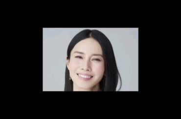 49歳 中谷美紀 プラハ観光ショットが大反響！輝くデコルテ披露「美し過ぎてため息」「映画の世界ですね」