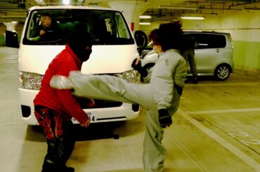 武田梨奈、本領が炸裂！キレッキレアクションにスタント無し／映画『By 6 am 夜が明ける前に』メイキング映像