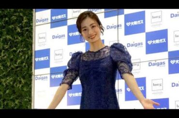 🎉上戸彩✨大阪登場‼️ハグミュージアム10周年🎊200万人突破記念イベントで笑顔全開😍✨