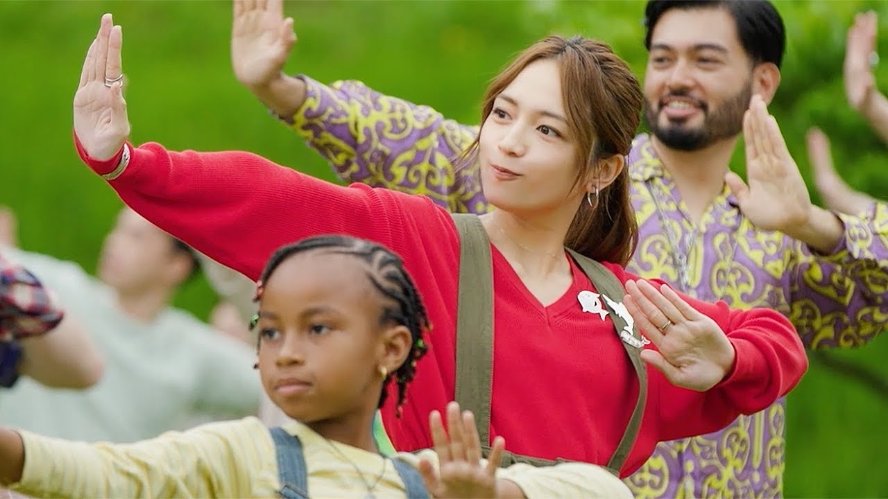 川口春奈&木戸大聖&阿部久令亜、130人の仲間と“日本製鉄体操”! 日本製鉄「世界は鉄でできている。」シリーズ第3弾CM&メーキング 川口春奈&木戸大聖&阿部久令亜、130人の仲間と“日本製鉄体操”! 日本製鉄「世界は鉄でできている。」シリーズ第3弾CM&メーキング