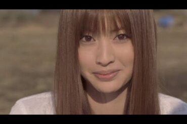 💃🎉圧巻の40歳💖鈴木えみ、特攻服＆ノースリーブドレスで魅せる誕生日ショット🌟ファン騒然！