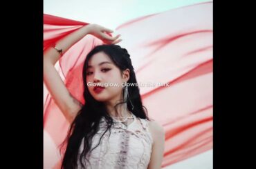 seo soojin glows in the dark #soojin #スジン #수진 #鷲尾伶菜#REINAWASHIO #TOPNOTE