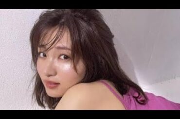 岡崎紗絵 情熱的な赤ドレスで寝転がる姿を披露!大人の色気あふれるショットや無邪気な表情など魅力が詰まった2nd写真集先行カット解禁