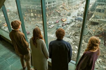 【映画紹介】世界が崩れ落ちる中、夕暮れ後に家を出る者すべてを致命的な呪いが襲い、その後には影と静寂だけが残る。