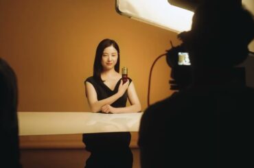 吉高由里子さんご愛用の美容液で、ハリを感じるツヤ肌へ。