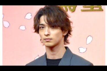 🎬💞【癒しの夫婦ショット】横浜流星×橋本愛の“ほっこり瞬間”にファン歓喜😍✨『べらぼう』撮影現場がまるで家族！👨‍👩‍👧📸