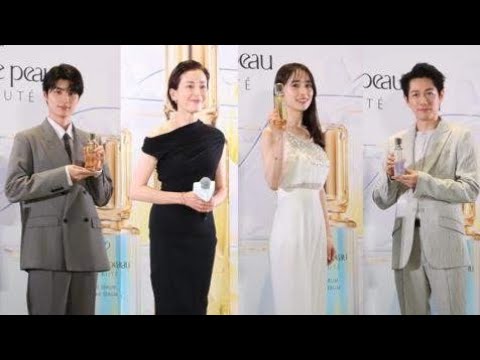 宮沢りえ、圧巻の黒ドレス姿で登場✨ 内面から輝く美しさに息をのむ夜🌙 宮沢りえ、圧巻の黒ドレス姿で登場✨ 内面から輝く美しさに息をのむ夜🌙