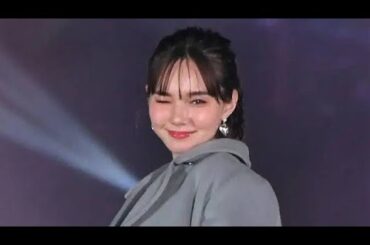 🌸マーシュ彩✨元「ZIP！」お天気キャスター☀️タイトワンピでフェミニンに👗美脚もすらり💖