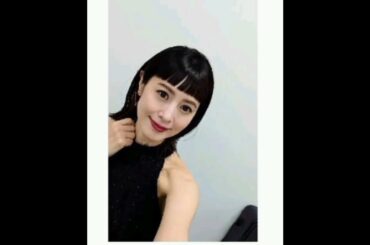 ＜加藤あい＞半袖ツイード姿で外食ディナー　ほろ酔いポーズに「超々可愛い」の声