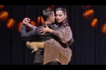 浅田舞、圧巻のイエロードレス姿披露！「“ワサァァァァッ”と広げたくなる衝動に逆らえません」