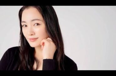 仲間由紀恵、“息子”とのランチデートに反響「うわぁ、天使だ」「親子には見えない！」　『小さい頃は、神様がいて』オフショット公開