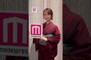 長濱ねるさんが「#モデルプレス決め顔チャレンジ」に挑戦✨シックなお着物がお似合いです🪭 #shorts
