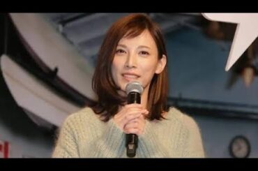 ＜加藤あい＞ほろ酔いで“昭和ポーズ”を披露　「永遠に美人」の声