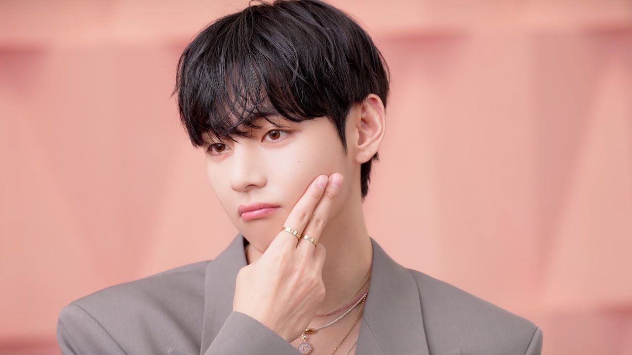 BTS・V、日本初単独CMで透明感あふれる美肌披露 日本語セリフにも挑戦「完璧です」 『Yunth』新CM「君の肌に」篇 BTS・V、日本初単独CMで透明感あふれる美肌披露 日本語セリフにも挑戦「完璧です」 『Yunth』新CM「君の肌に」篇