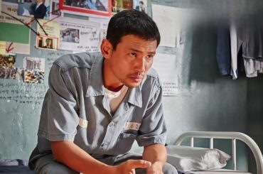 【映画紹介】【衝撃の大逆転】無実の罪で投獄された天才検事が、刑務所から詐欺師を操り巨悪に立ち向かう！