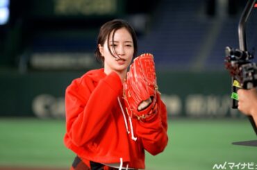広瀬すず、本格的な投球に初挑戦！ガッツポーズをする表情が可愛い 三井不動産「三井のすずちゃん　東京ドーム」篇＆メイキング・インタビュー公開