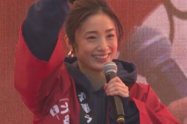 丸亀うどん祭りに上戸彩さん・元TOKIOの松岡昌宏さんが登場　地元の中学生らとギネス記録に挑戦　香川