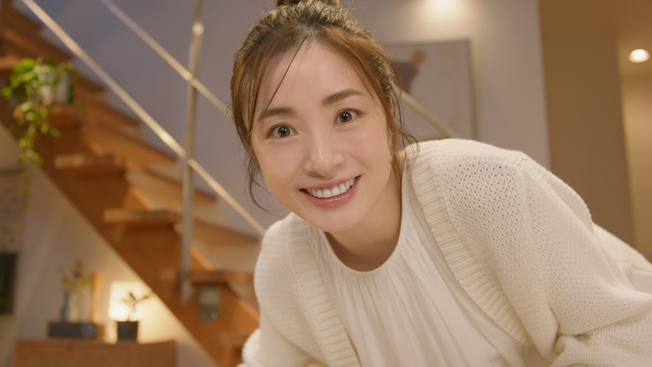 上戸彩、クリスマスに欲しい意外なものとは? 「明治Wのスキンケアヨーグルト」新CM「風呂上がり女子篇」+インタビュー 上戸彩、クリスマスに欲しい意外なものとは? 「明治Wのスキンケアヨーグルト」新CM「風呂上がり女子篇」+インタビュー