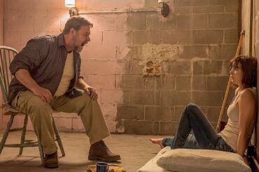 【映画紹介】少女は生き埋めにされ、地下6フィート（約1.8メートル）の狭い部屋の中で目を覚ます。目の前では全く知らない男が叫び声を上げている。