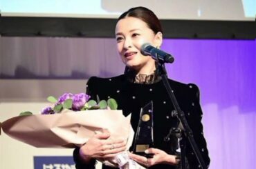 檀れい、宝塚退団20年の輝き！✨ラインストーンドレスで魅了したベストドレッサー賞2025👗💎感動スピーチも披露🔥