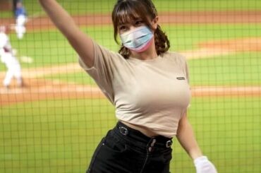 【画像】チアガールさん、とんでもないものを見せつけてしまうｗｗｗｗｗｗｗｗｗｗ