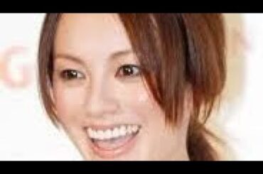 知らなかった」「牧瀬里穂さんの旦那様だったのに驚き」ファッションデザイナー、35年前スタイリスト担当した中山秀征と〝再会2ショット〟「えーすごい」「とてもステキな方