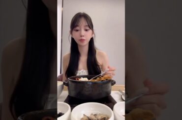 i like eat🍽️💭