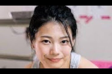 全裸に葉っぱ　お尻にクローズアップ　恥じらいポーズがてんこ盛り　人気TikTokerの2nd写真集は刺激強すぎカットの連続