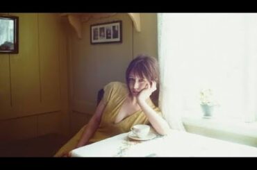 長濱ねるセカンド写真集、8年ぶりの水着姿を公開 アイスランドの地熱温泉でしなやか“バブみボディ”を披露