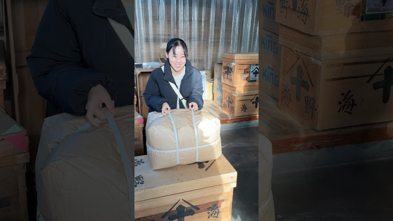 【The 30kg Tea Challenge! 💪】静岡茶町ツアー:30kgのお茶を持ち上げよう! 【The 30kg Tea Challenge! 💪】静岡茶町ツアー:30kgのお茶を持ち上げよう!