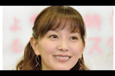 💕松井裕樹が愛のメッセージ石橋杏奈と結婚7周年🎊 家族5人の幸せビーチ写真に反響続々📸