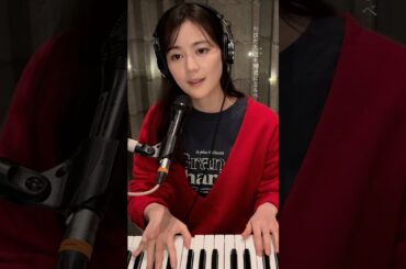 「雪の華」covered by Erika Ikuta中島美嘉さんの名曲を、ピアノ弾き語りでフルカバーしました❄️全編はYouTubeで公開中！#生田絵梨花 #カバー  #雪の華