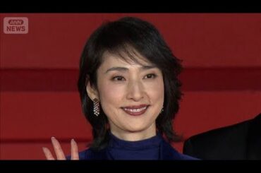 天海祐希の“鋭い眼光”が佐々木蔵之介をじわじわと追い詰める【芸能動画】(2025年12月25日)