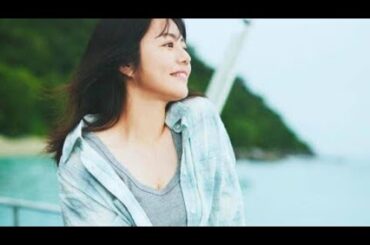 🎉磯山さやか“むぎゅっ赤ビキニ”再降臨❤️‍🔥 25周年アナザー写真集が色気MAXで話題沸騰📸✨