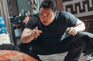 【閲覧注意】これが韓国の怪物刑事！パンチ一発で悪党が泣き叫ぶ！ボスも雑魚も、口答えした瞬間「真実の部屋」へご招待！マ・ドンソクの鉄拳制裁がヤバすぎる！