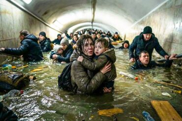 【映画紹介】2013年、モスクワの地下鉄が洪水に見舞われ、3,000人が地下に閉じ込められ、日常の通勤が生存をかけた闘いに変わった。