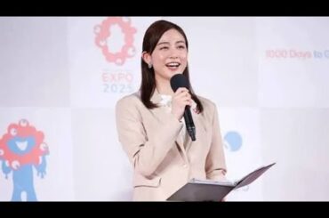 新井恵理那、36歳の誕生日を祝われ満面の笑みのフォトに「笑顔と癒しと元気をありがとう」と祝福の声