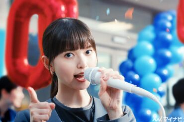 齋藤飛鳥、カメラ目線で美声披露！カウボーイ姿の反町隆史を「ダンディです」 CM初共演で意気投合 ソフトバンクスマホデビュー祭新CM &メイキング映像公開