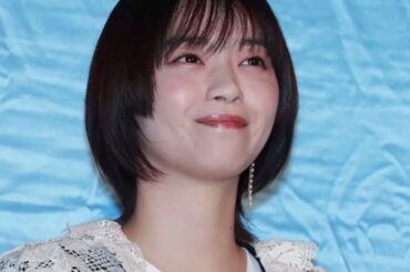 西野七瀬、バラエティー番組のセットの前で癒しの笑顔ソロショットに「なーちゃんかわいい」の声＜未来のムスコ＞