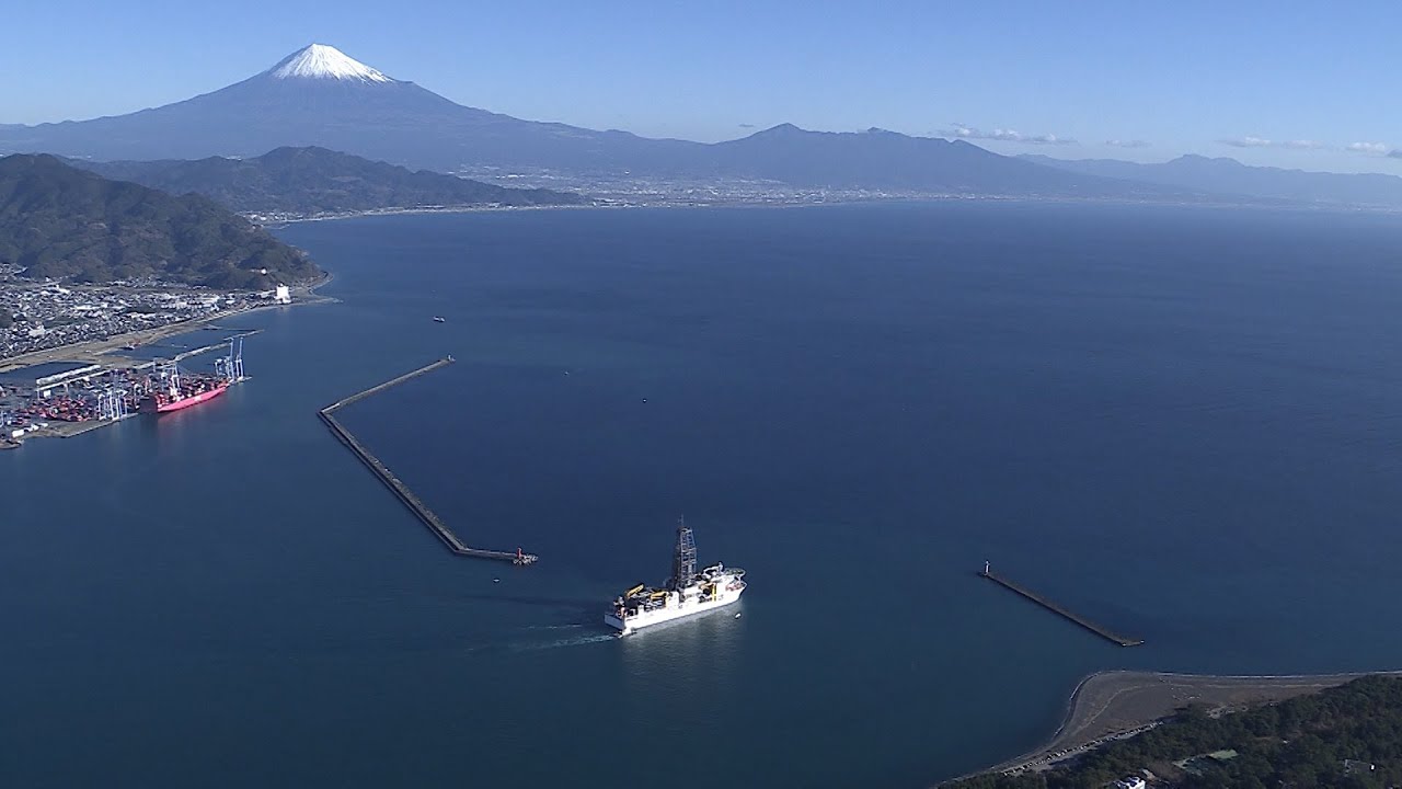 レアアース採掘へ探査船「ちきゅう」が出航 中国の輸出制限が懸念される中、国内生産に期待 海底から連続で引き上げる試みは「世界初」=静岡・清水港 レアアース採掘へ探査船「ちきゅう」が出航 中国の輸出制限が懸念される中、国内生産に期待 海底から連続で引き上げる試みは「世界初」=静岡・清水港