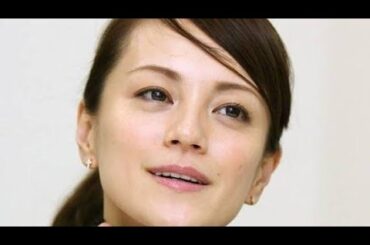 「知らなかった😲」「牧瀬里穂さんの旦那様だったのに驚き💍」ファッションデザイナー👗、35年前スタイリスト担当した中山秀征さん👔と〝再会2ショット📸〟「えーすごい✨」「とてもステキな方😍」