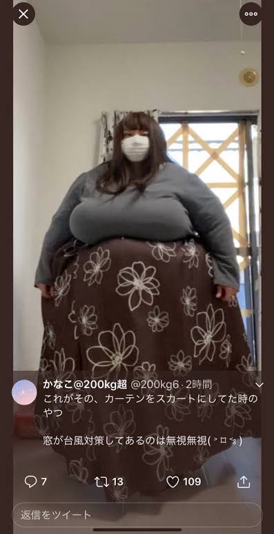 【画像】お胸でかすぎて服がカーテンみたいになってる女ｗｗｗｗｗｗｗｗｗｗｗ