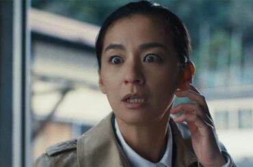 尾野真千子、ドアを蹴って突入！　勇猛果敢な刑事熱演　「デジホ」新CM＋メーキング