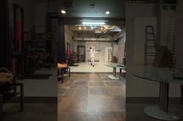 走ると99%の確率で大事故を起こしますがプロのコスプレイヤーたるもの体系管理のための運動は欠かせません。