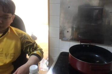 爆上げ記念】仮想通貨ビットコイン暗号資産が爆上げ開始したので焼肉とかコスモスで買ったものを食べつくす